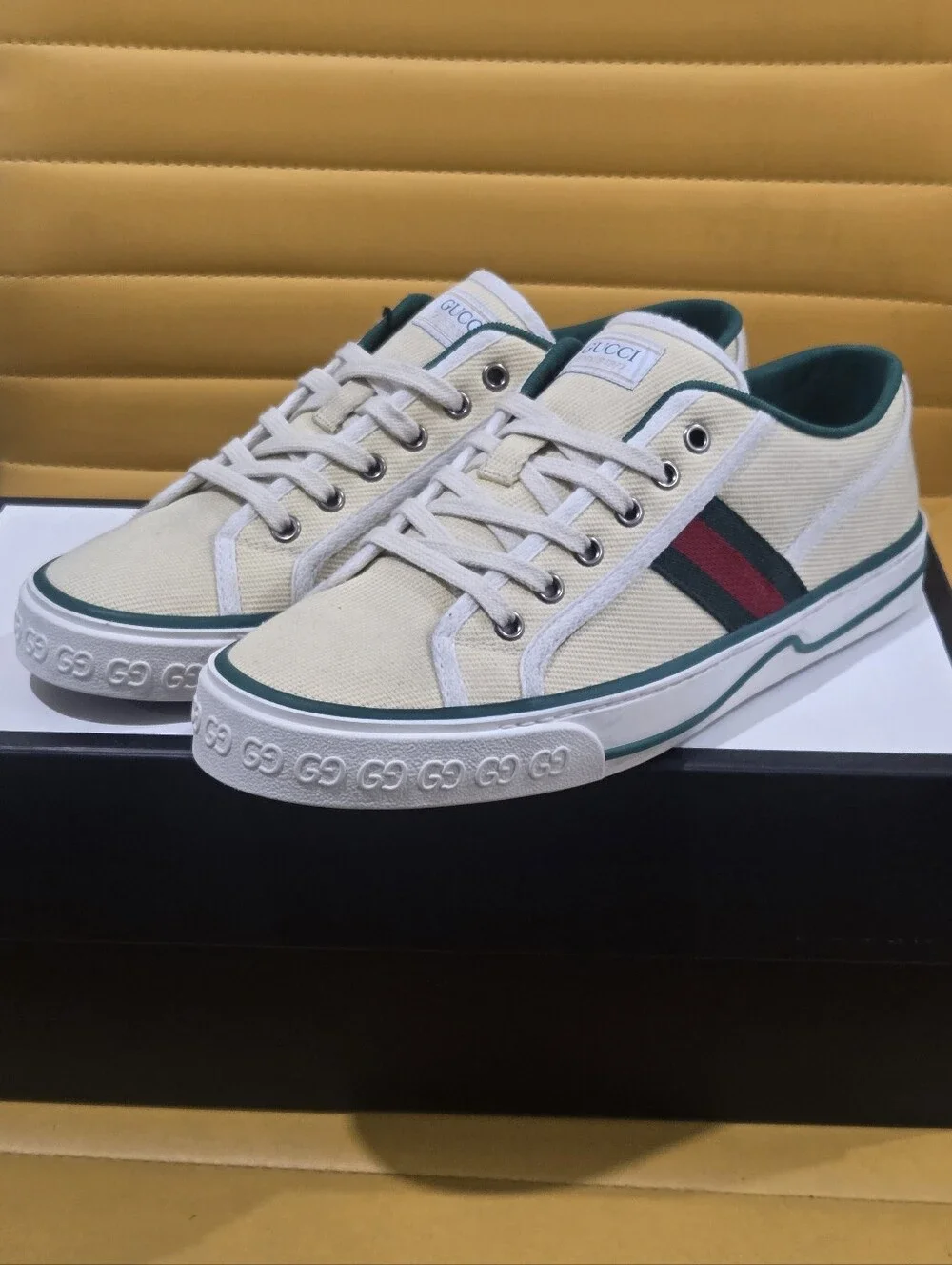 Gucci 1977 Cream Canvas Low-Top Sneakers with Green & Red Stripe